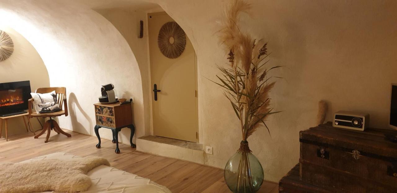 Cournonsec Charmante Suite Independante Avec Cave A Vin מראה חיצוני תמונה